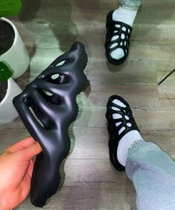 LaModishBoutique Uriel Slippers- Black (FINAL SALE)