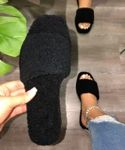 LaModishBoutique Embry Slides - Black (FINAL SALE)